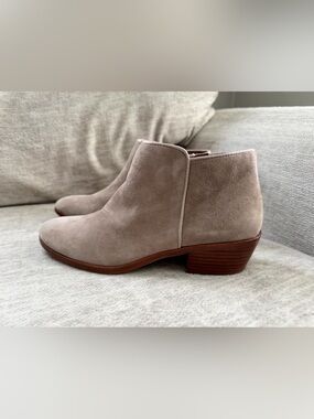 Sam Edelman Petty Style Taupe Suede Ankle Booties Size 9M
